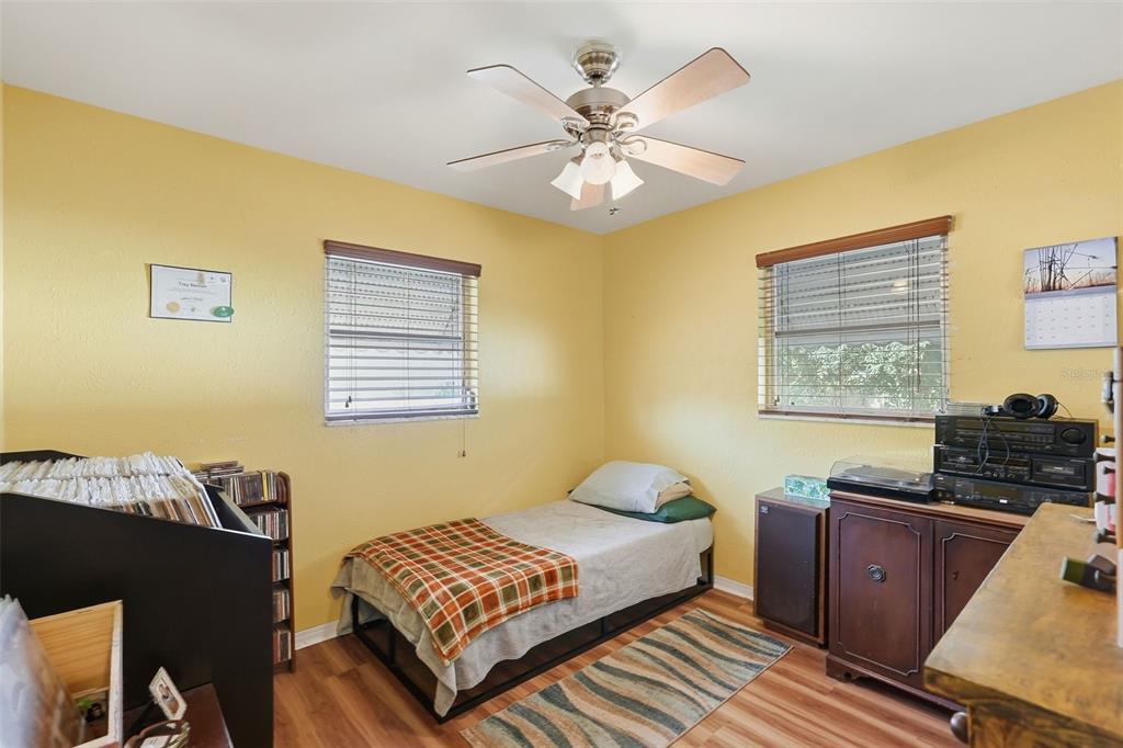 4570 Haines Road North St. Petersburg, FL 33714 - Photo 15 of 29