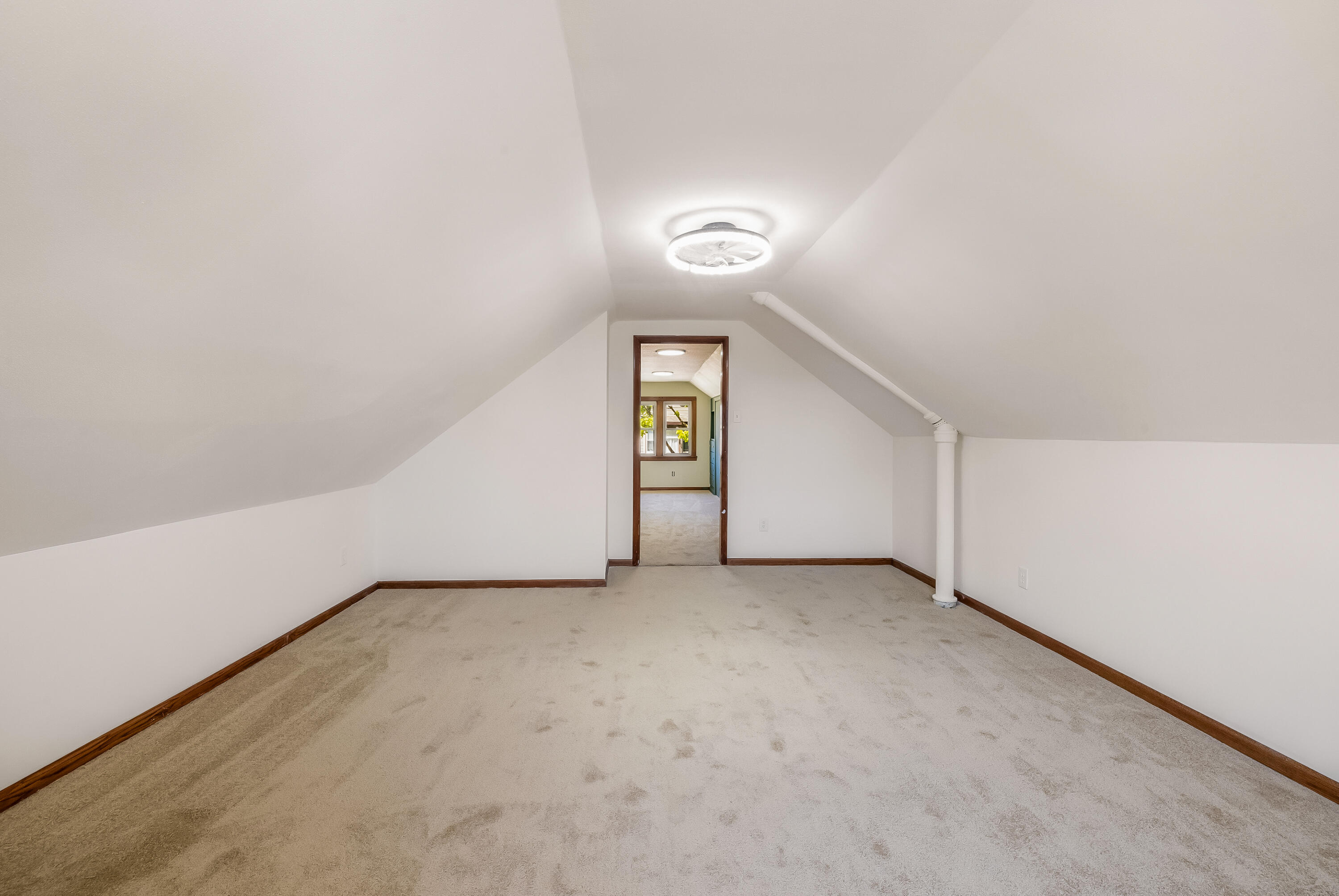 2808 South Greeley Street Milwaukee, WI 53207 - Photo 17 of 23 primary space