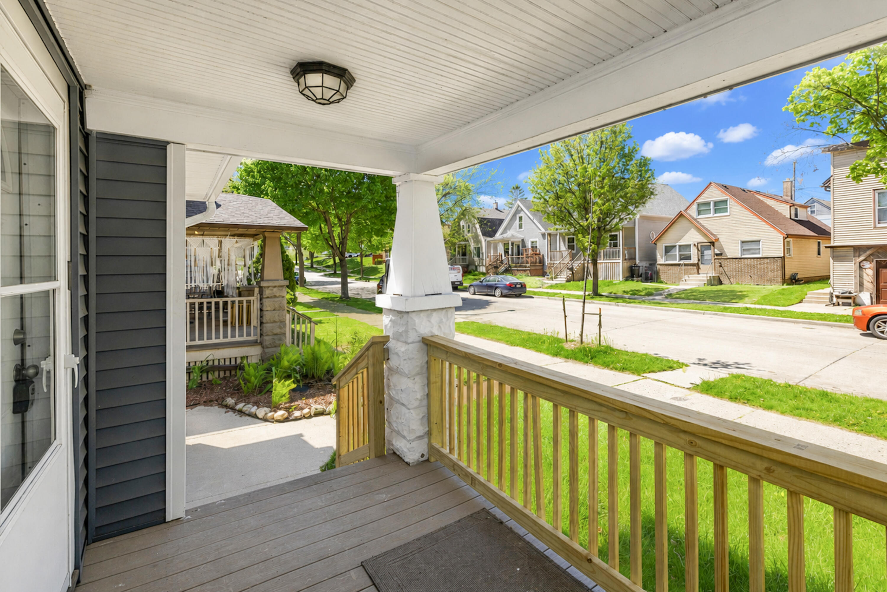 2808 South Greeley Street Milwaukee, WI 53207 - Photo 2 of 23 front porch