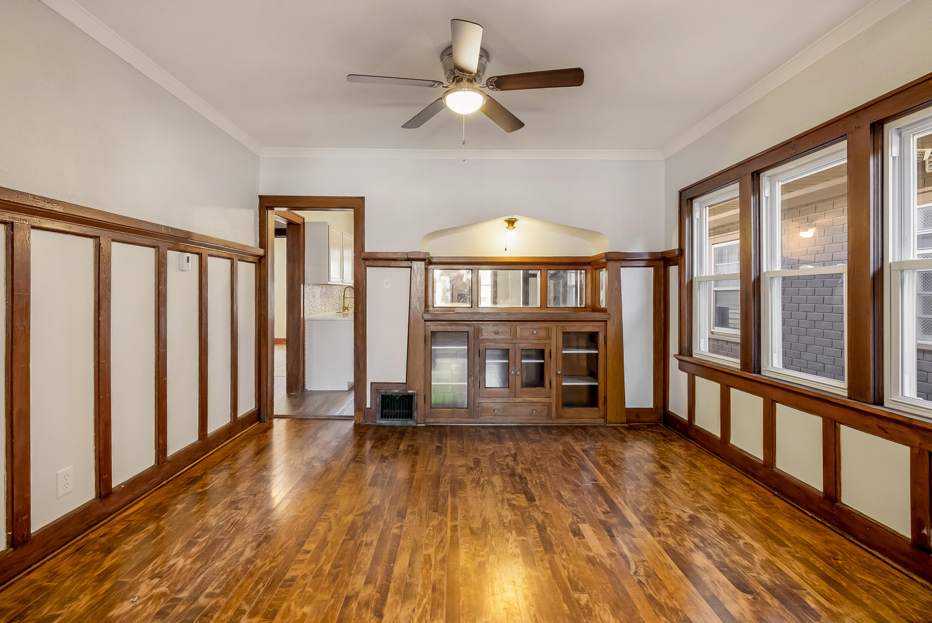 2808 South Greeley Street Milwaukee, WI 53207 - Photo 6 of 23 Dining Room