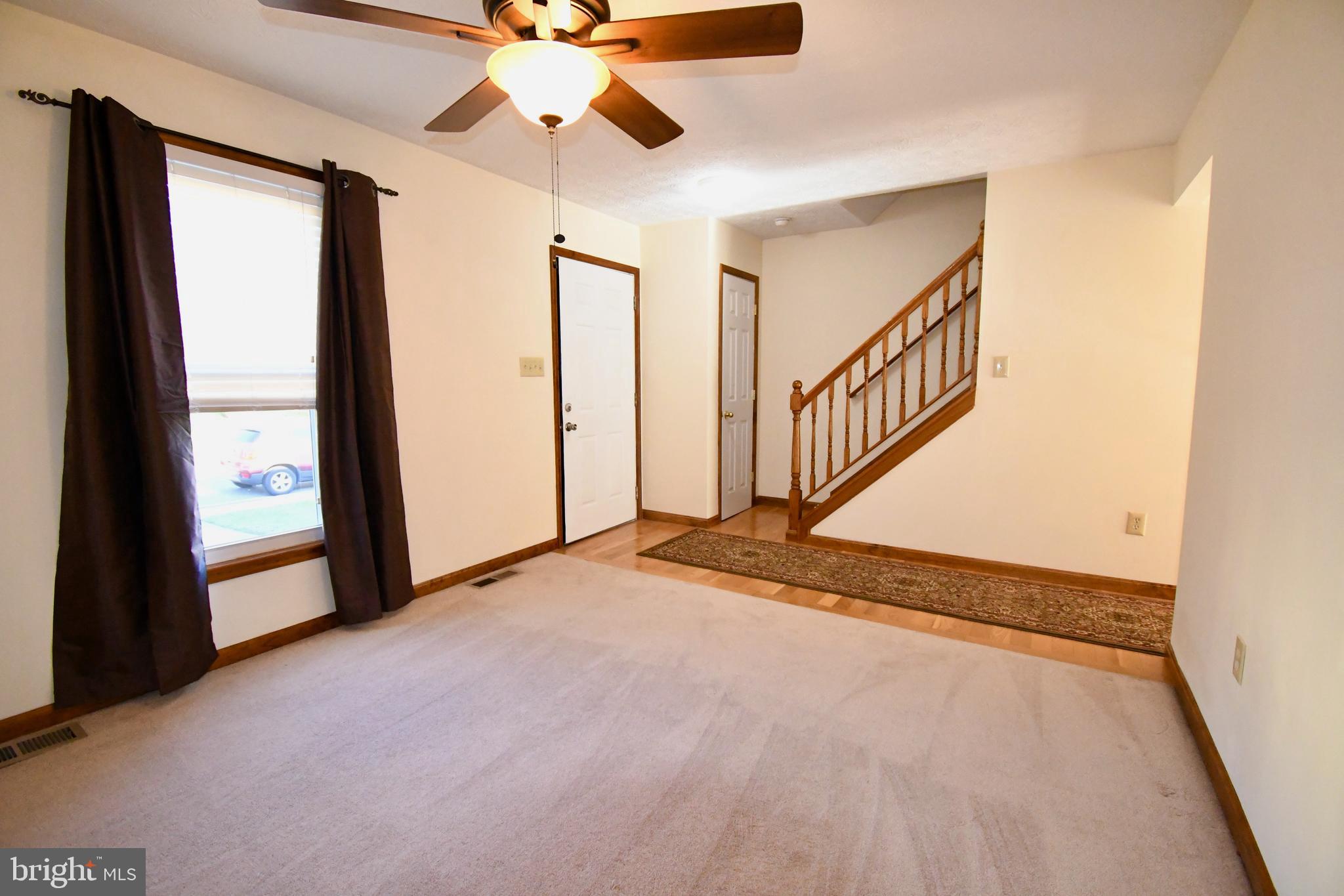 180 Farm Road Aberdeen, MD 21001 - Photo 4 of 29 Alt view of Living Room