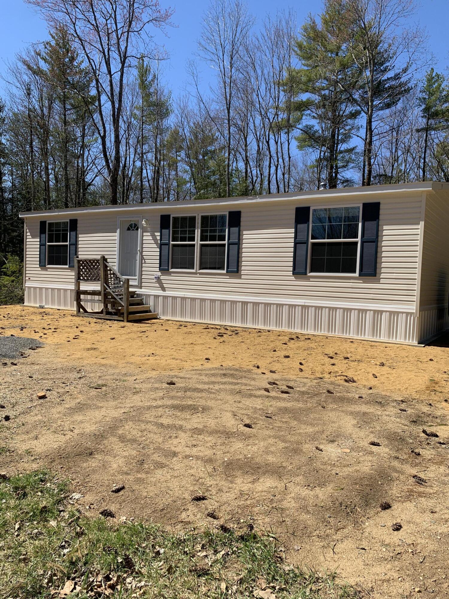 152 Upper Middle Road Lebanon, ME 04027 - Photo 2 of 17 IMG_7033