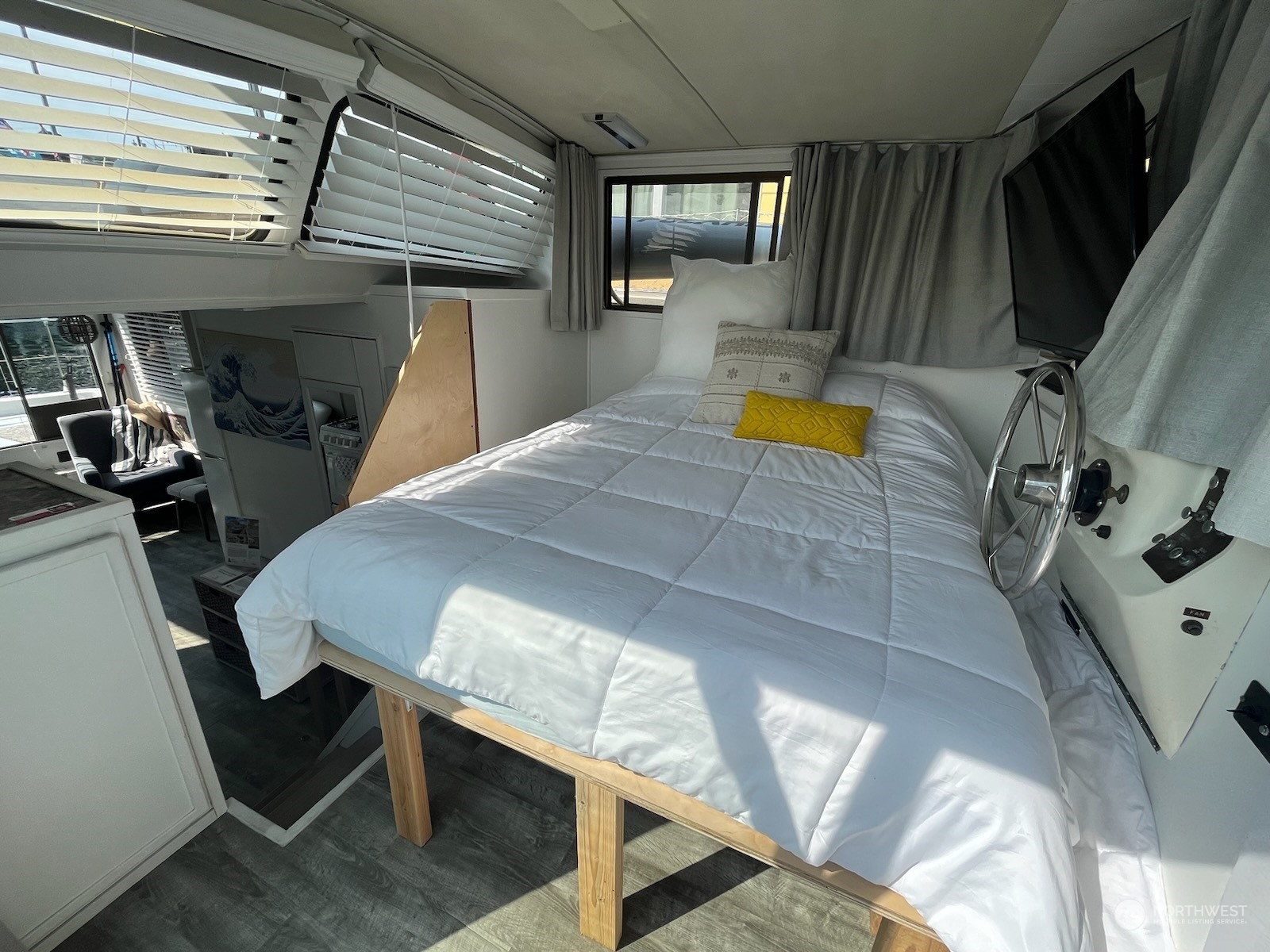 2401 North Northlake Way, Unit E6 Seattle, WA 98103 - Photo 13 of 25 a view of storage and utility room