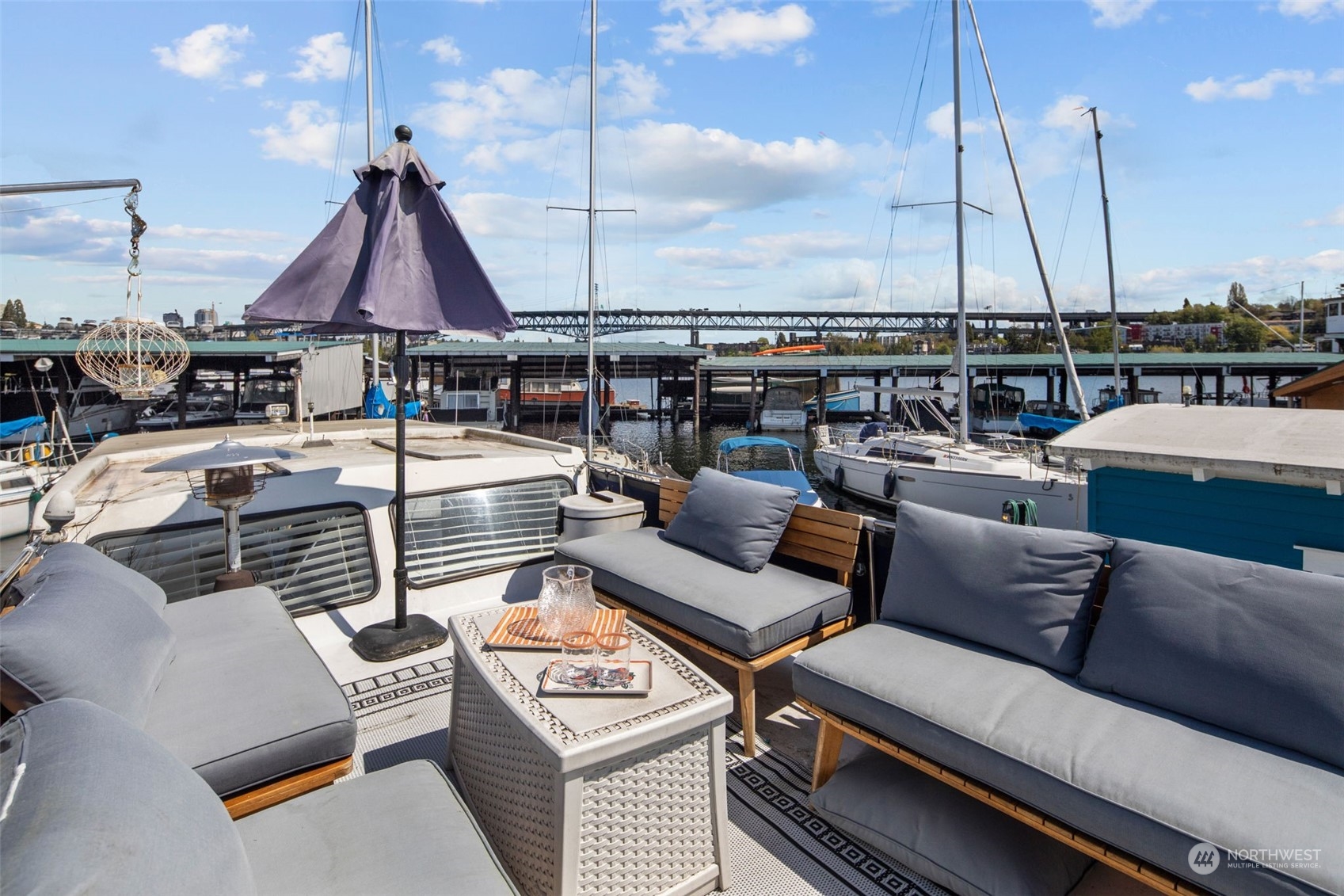 2401 North Northlake Way, Unit E6 Seattle, WA 98103 - Photo 19 of 25 a view of a terrace