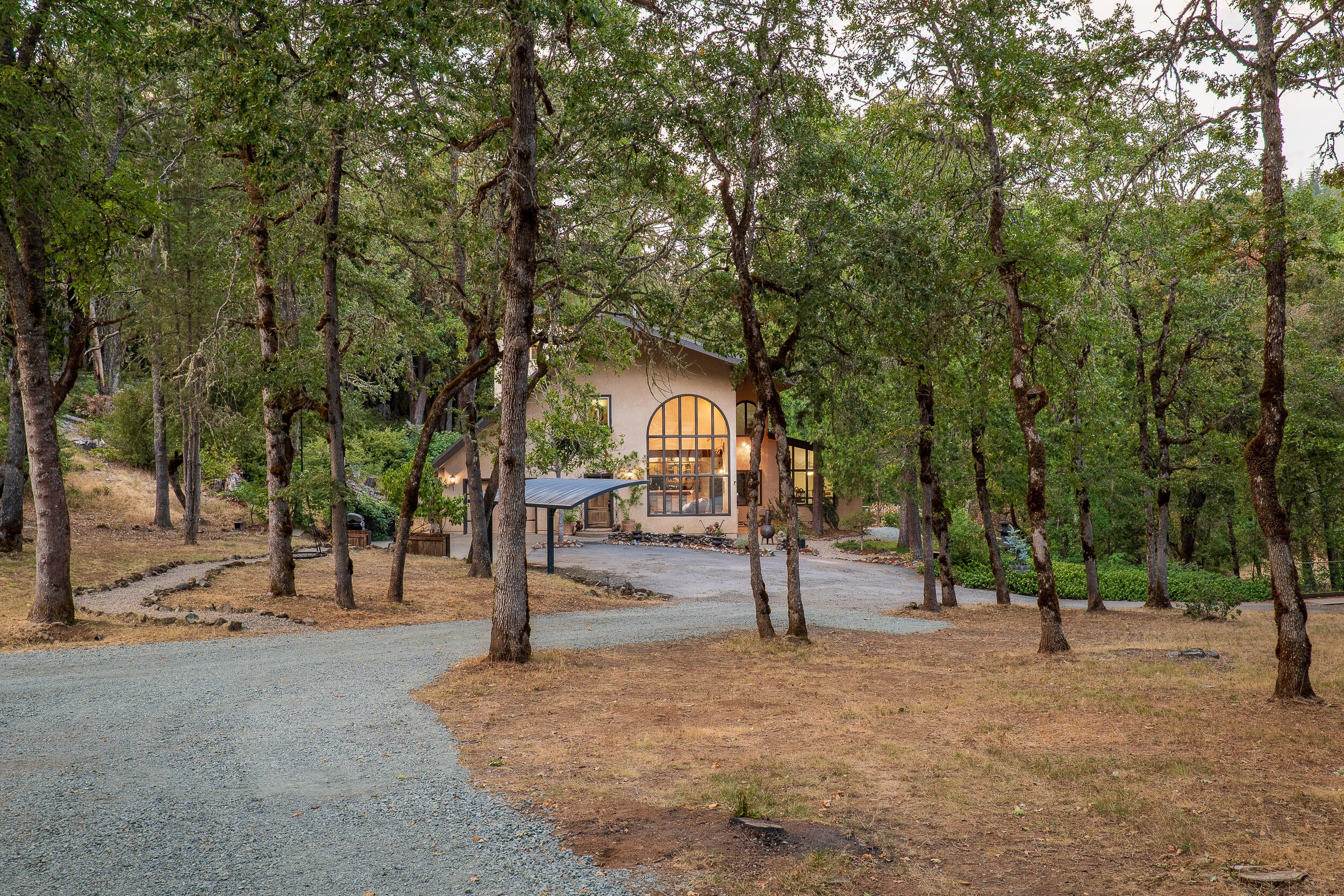 2906 Winona Road Grants Pass, OR 97526 - Photo 3 of 70 03
