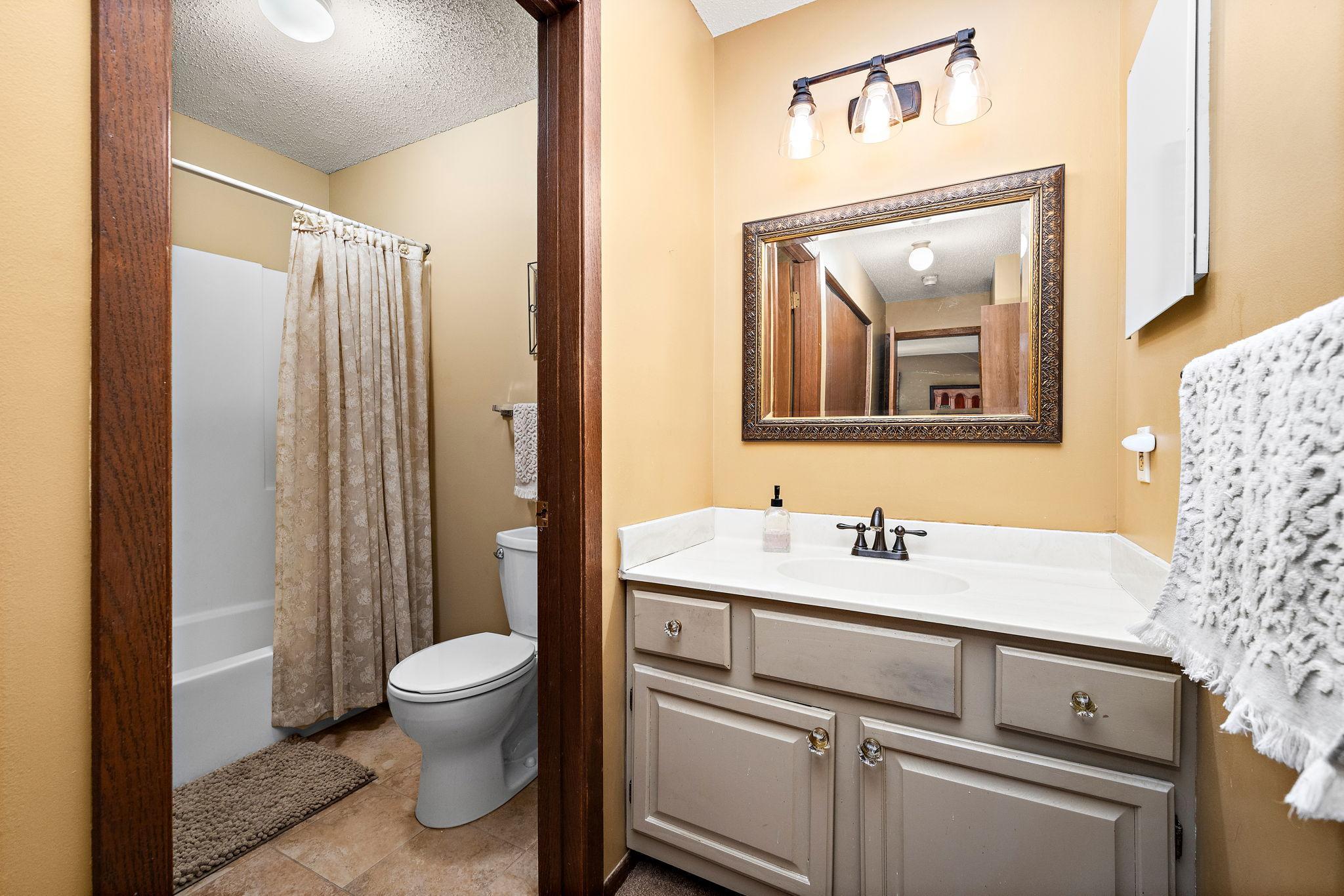 10451 Greenbrier Road, Unit 318 Minnetonka, MN 55305 - Photo 15 of 27