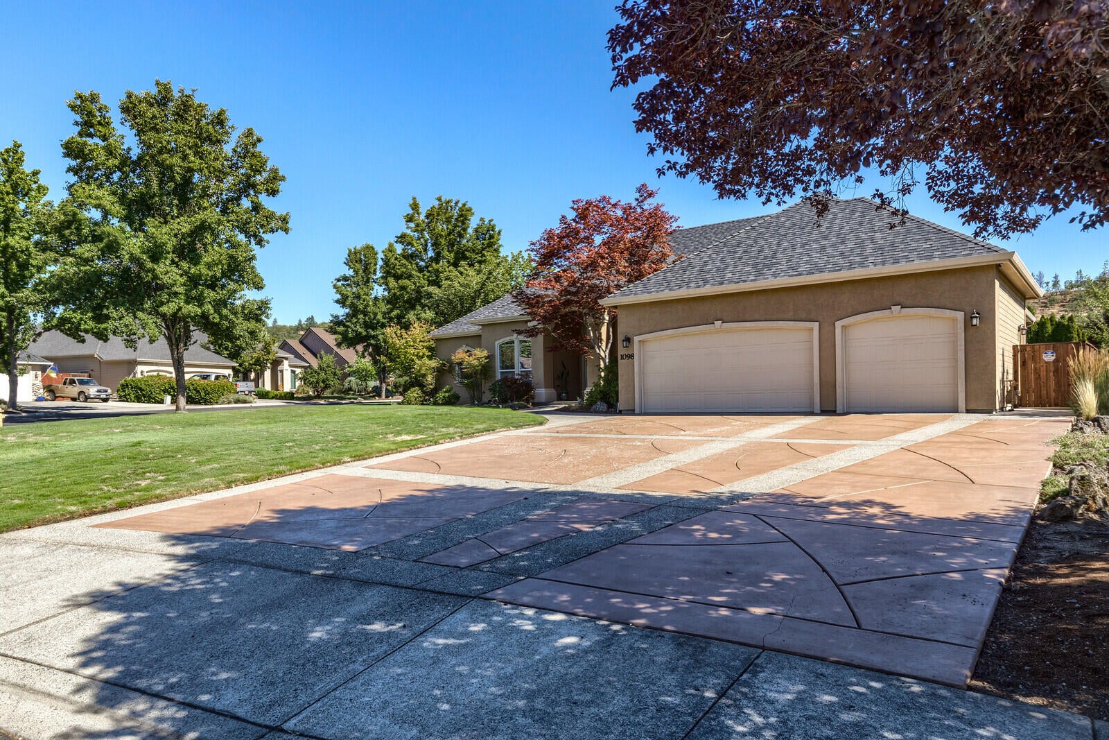 1098 Coral Ridge Eagle Point, OR 97524 - Photo 5 of 63 06_CR_6_mls