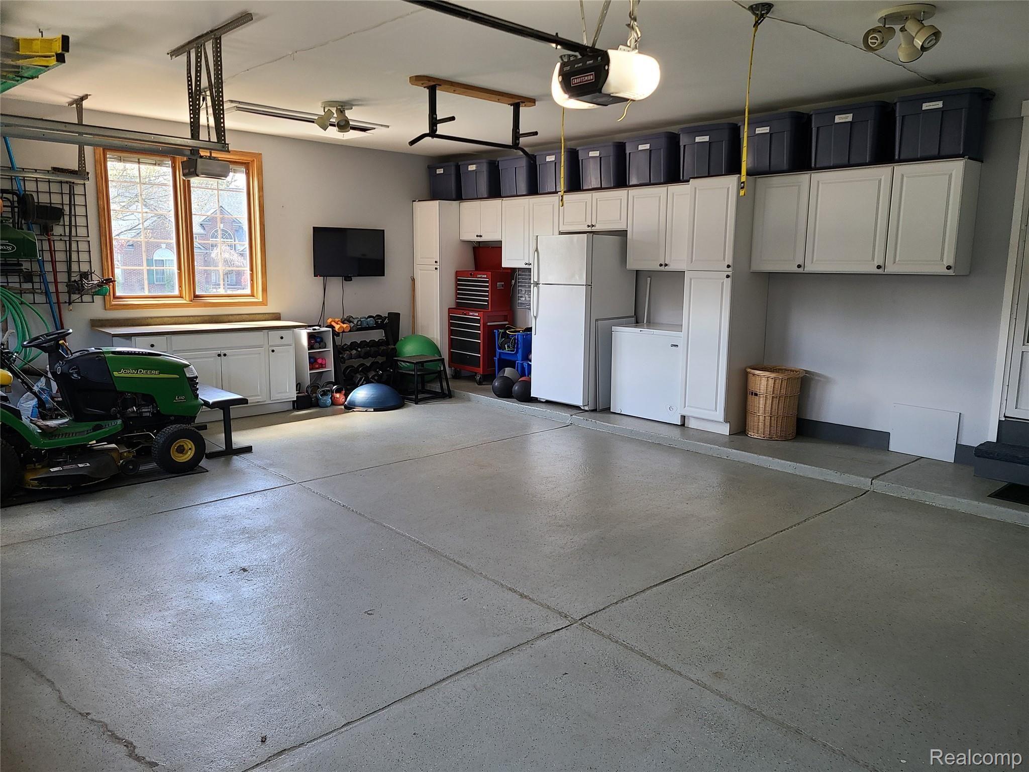 962 Ridgeview Circle Lake Orion, MI 48362 - Photo 30 of 30 20210430_143734.jpg