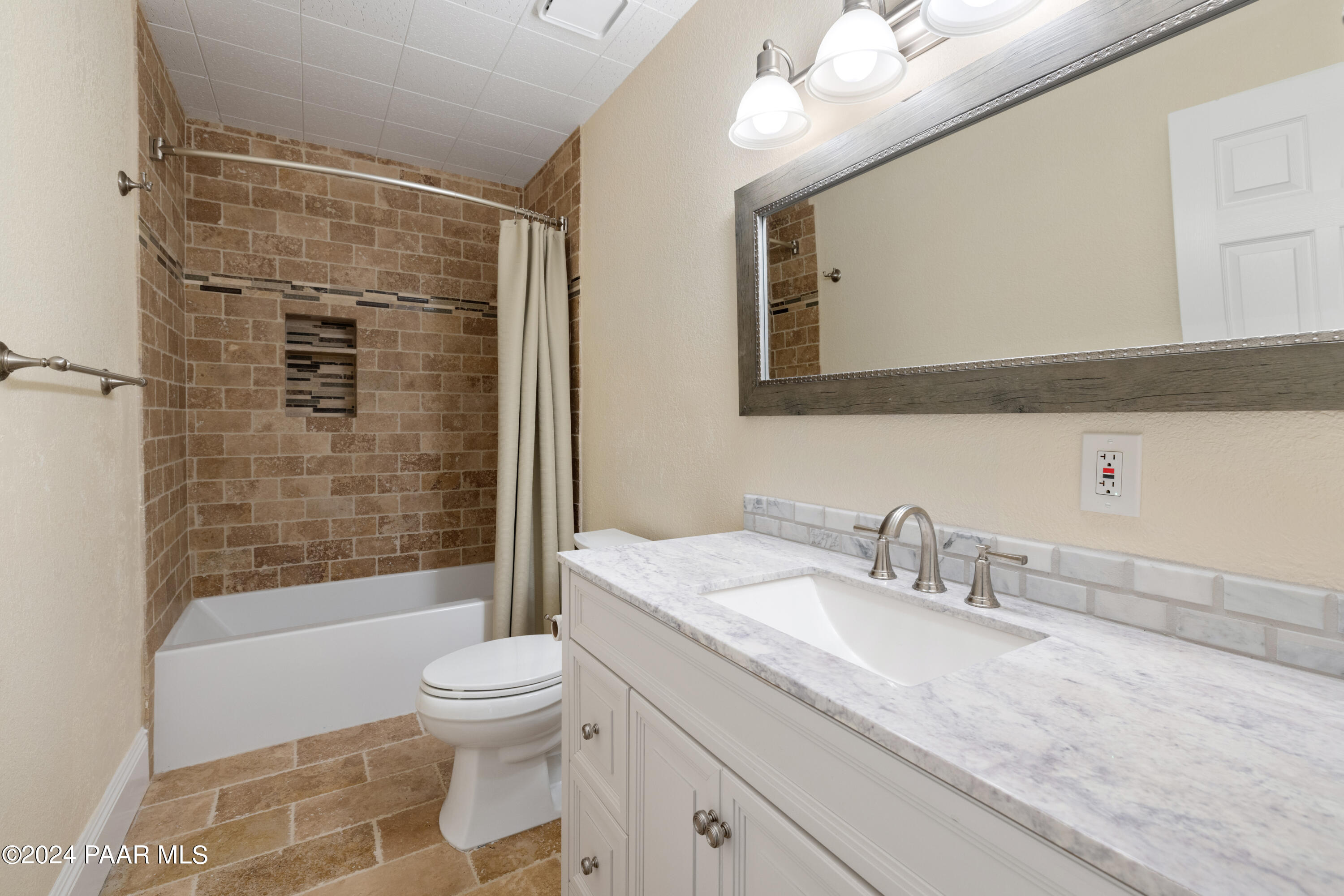 2600 West Bard Ranch Road Prescott, AZ 86305 - Photo 25 of 42 069_Downstairs Bath
