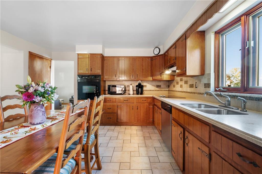 108 Rhodes Avenue Pittsburgh, PA 15220 - Photo 11 of 25 Gallery Image 11