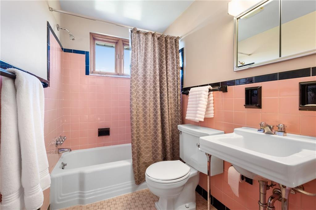 108 Rhodes Avenue Pittsburgh, PA 15220 - Photo 17 of 25 Gallery Image 17