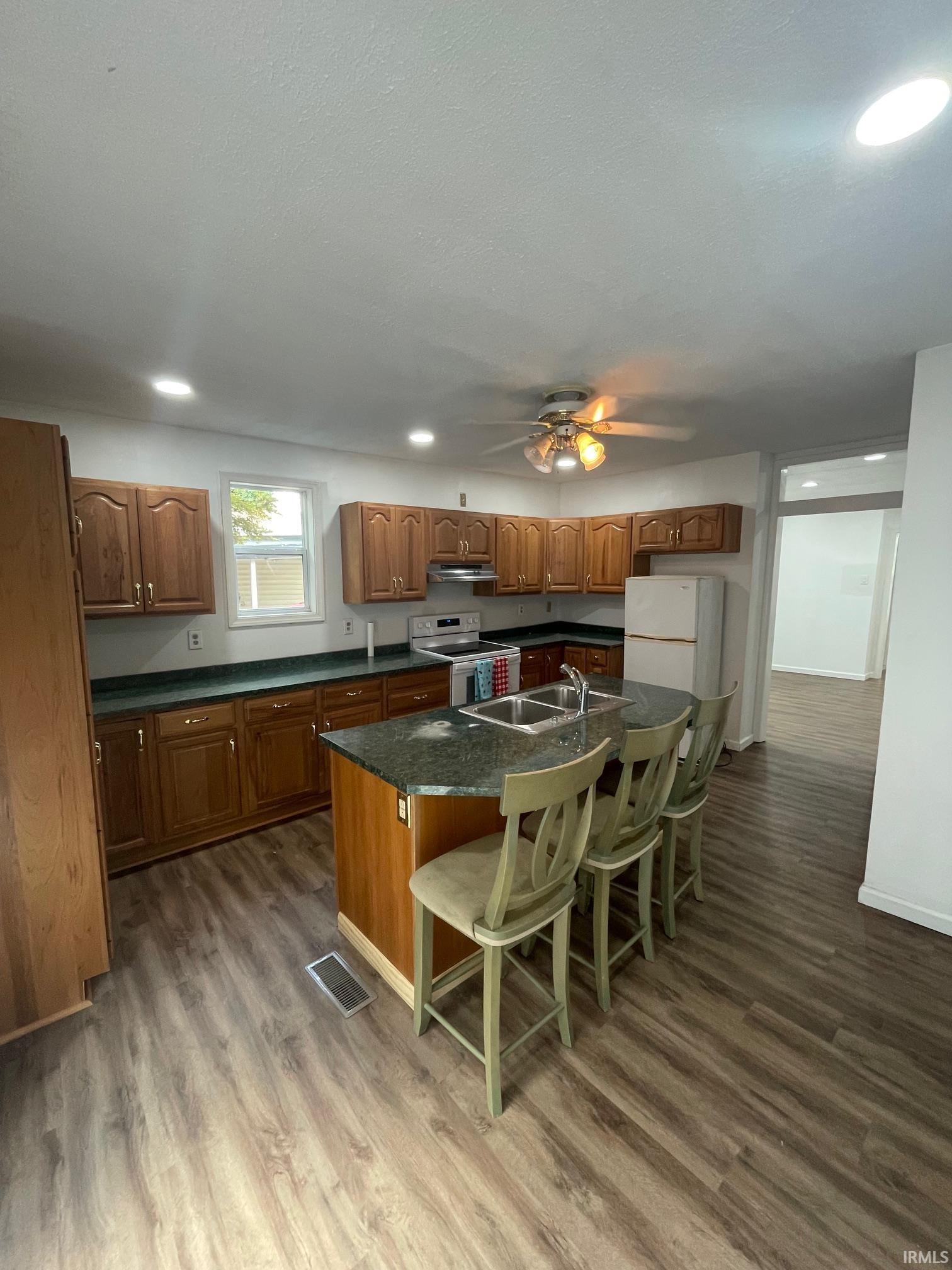 715 Vigo Street Vincennes, IN 47591 - Photo 3 of 27