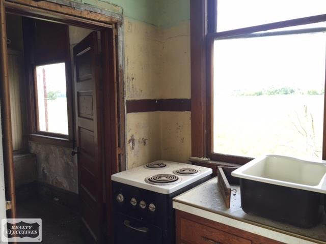 6720 Galbraith Line Road Croswell, MI 48422 - Photo 7 of 8 Kitchen