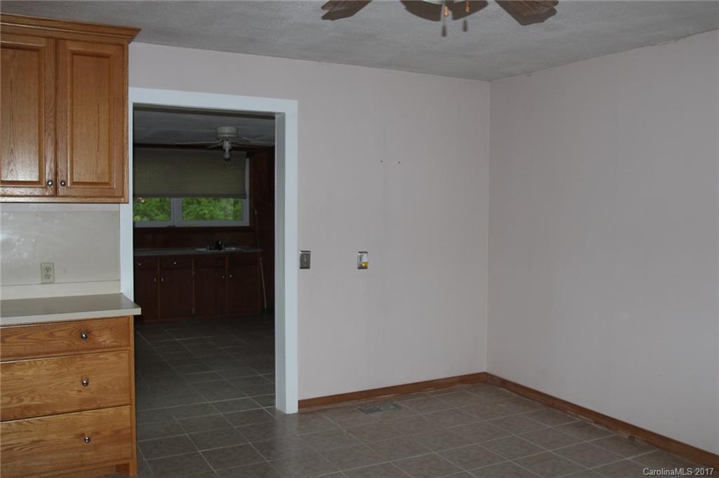 3749 Killian Road Lincolnton, NC 28092 - Photo 12 of 24 Gallery Image 12