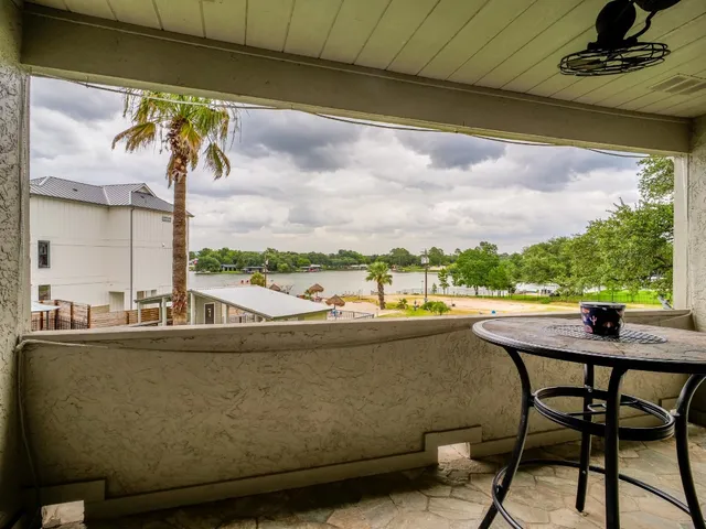 $389,000 | 604 Highcrest Drive, Unit 722, Granite Shoals, TX 78654