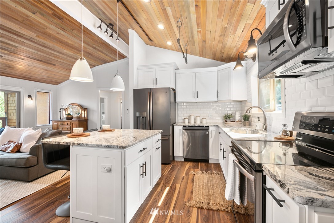 785 Alger Cain Lake Road Sedro-Woolley, WA 98284 - Photo 6 of 40 Gallery Image 6