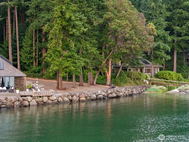 a view of a lake with houses