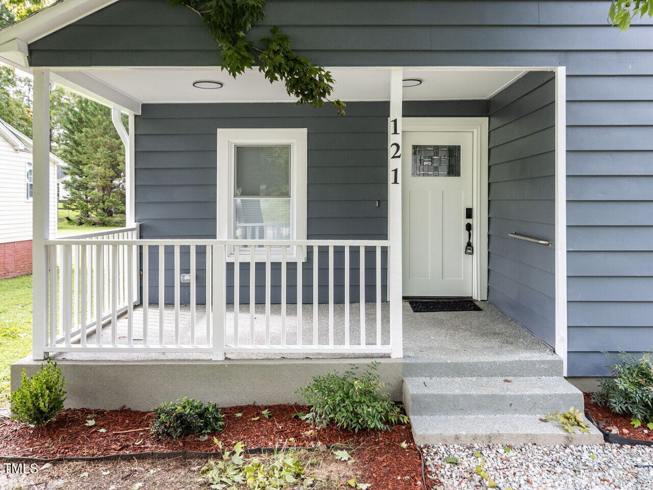 121 Clayton Street Roxboro, NC 27573 - Photo 3 of 29 003-1280x960-front-porch