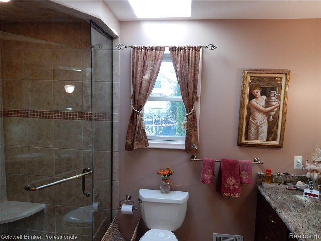 200 Ridgemont Road Grosse Pointe, MI 48236 - Photo 11 of 23 11.JPG