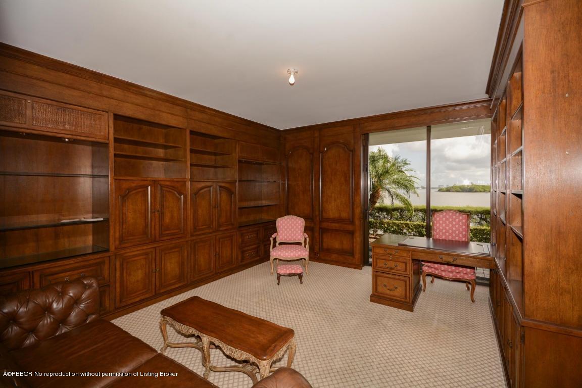 2155 Ibis Isle Road, Unit 3 Palm Beach, FL 33480 - Photo 22 of 39 22 Guest Bedroom Den