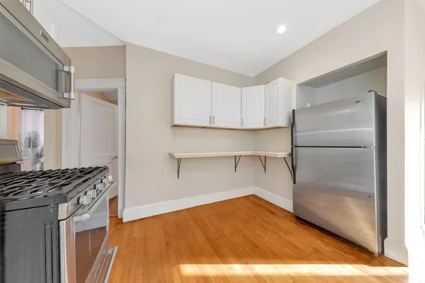 $5,200 | 299-301 Alewife Brook Parkway, Unit 2, Somerville, MA 02144