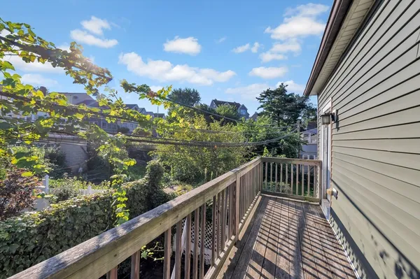 $5,200 | 299-301 Alewife Brook Parkway, Unit 2, Somerville, MA 02144