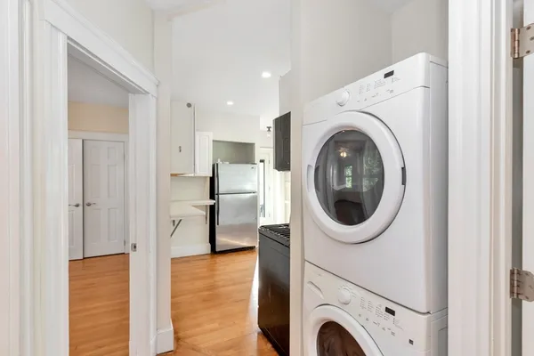 $5,200 | 299-301 Alewife Brook Parkway, Unit 2, Somerville, MA 02144