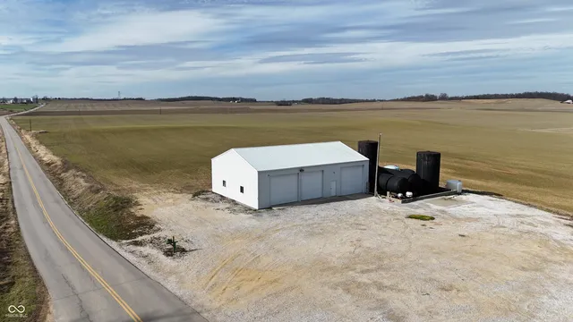 $1 | 11611 Dale Road, Dale, IN 47523