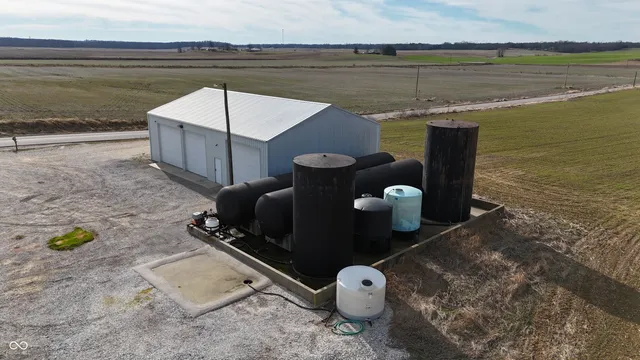 $1 | 11611 Dale Road, Dale, IN 47523