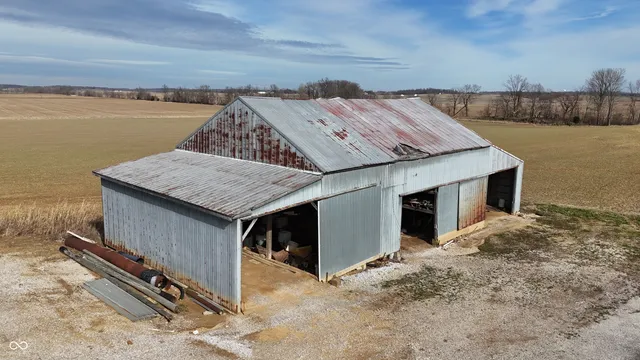$1 | 11611 Dale Road, Dale, IN 47523