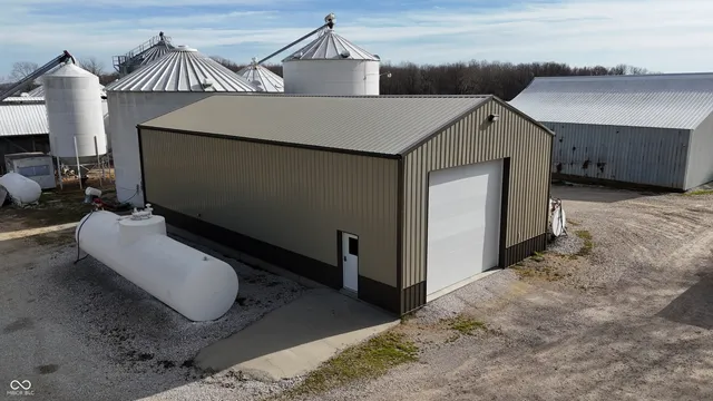 $1 | 11611 Dale Road, Dale, IN 47523