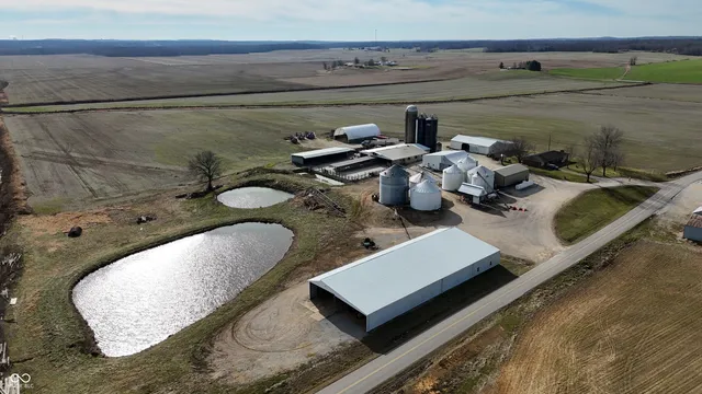 $1 | 11611 Dale Road, Dale, IN 47523