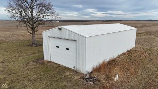 $1 | 11611 Dale Road, Dale, IN 47523