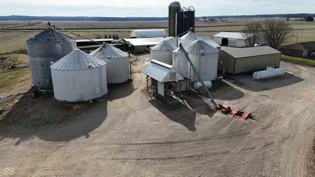 $1 | 11611 Dale Road, Dale, IN 47523