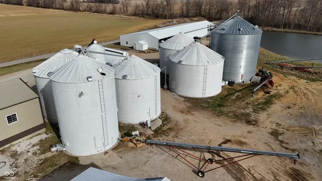 $1 | 11611 Dale Road, Dale, IN 47523