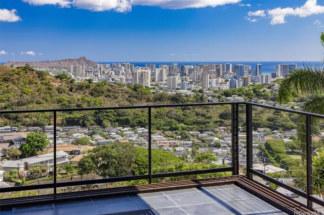 $4,480,000 | 2960 Laola Place, Honolulu, HI 96813