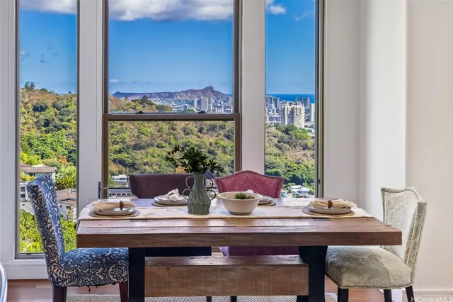 $4,480,000 | 2960 Laola Place, Honolulu, HI 96813