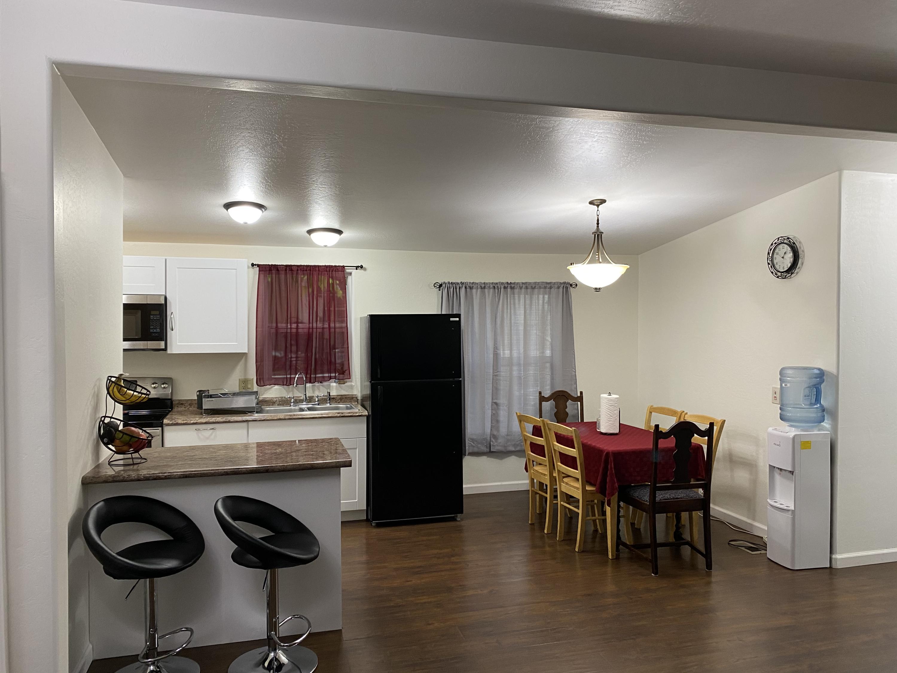 939 South Valley Road, Unit 10 Ashland, OR 97520 - Photo 4 of 23 IMG_1399 (1)