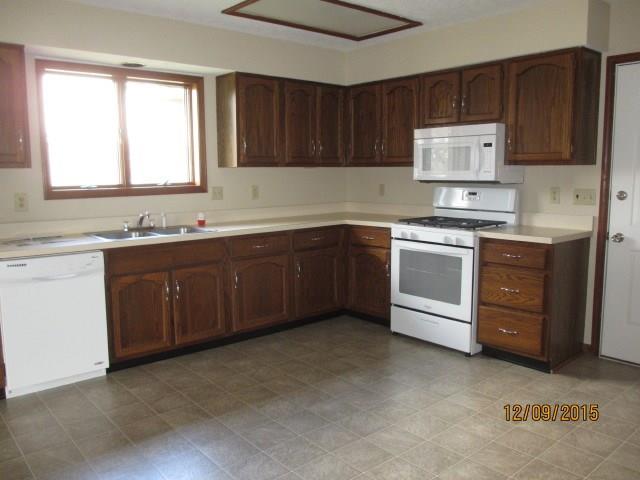 7902 5 Points Road Indianapolis, IN 46259 - Photo 6 of 12 Gallery Image 6