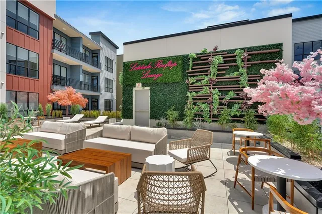 $2,600 | 3100 Lake Villa Drive, Metairie, LA 70002