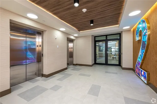 $2,600 | 3100 Lake Villa Drive, Metairie, LA 70002