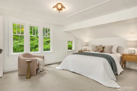 $1,098,000 | 14864 Sivertson Road Northeast, Bainbridge Island, WA 98110