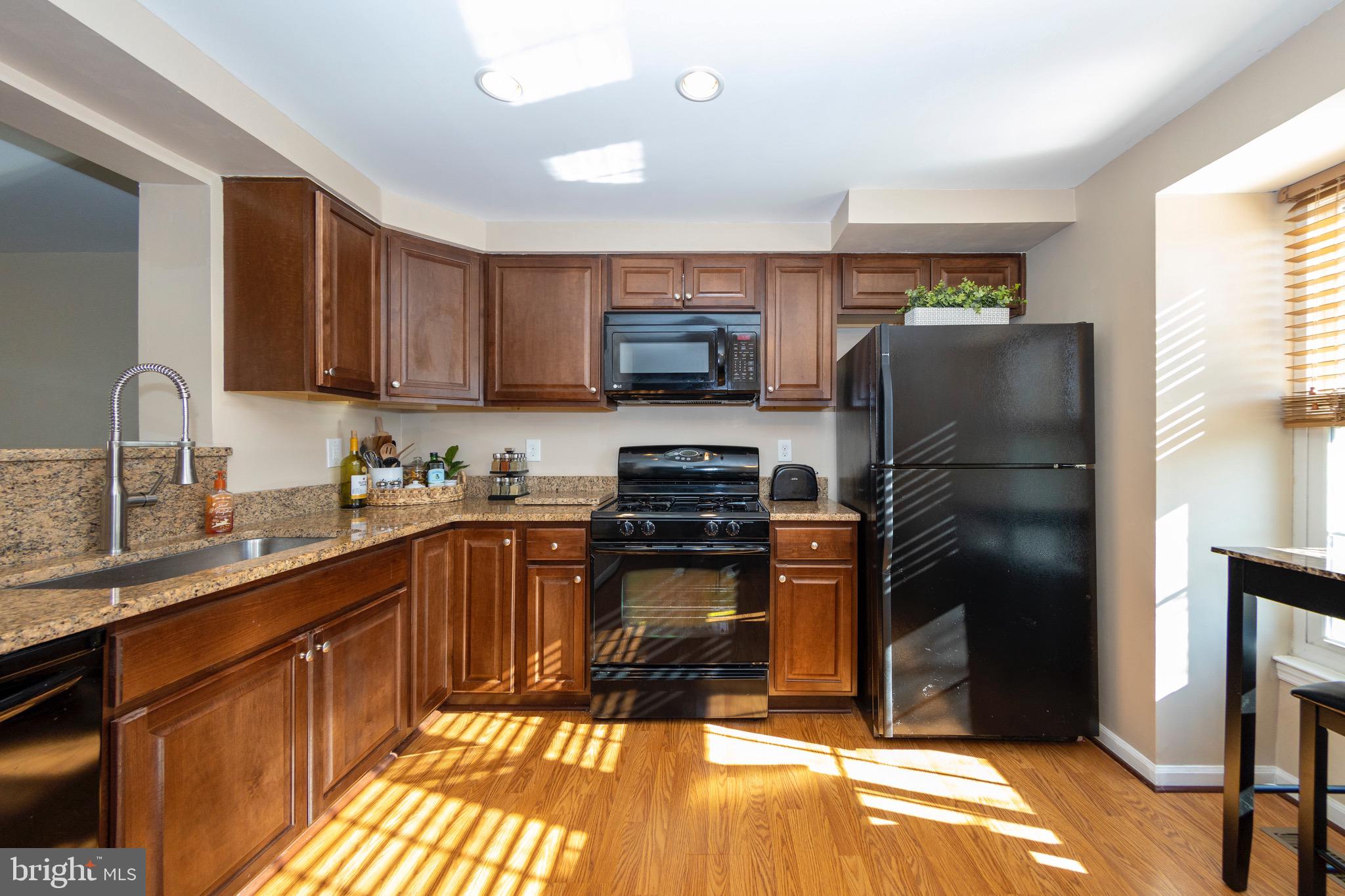 13974 Winding Ridge Lane Centreville, VA 20121 - Photo 2 of 18 Gallery Image 2