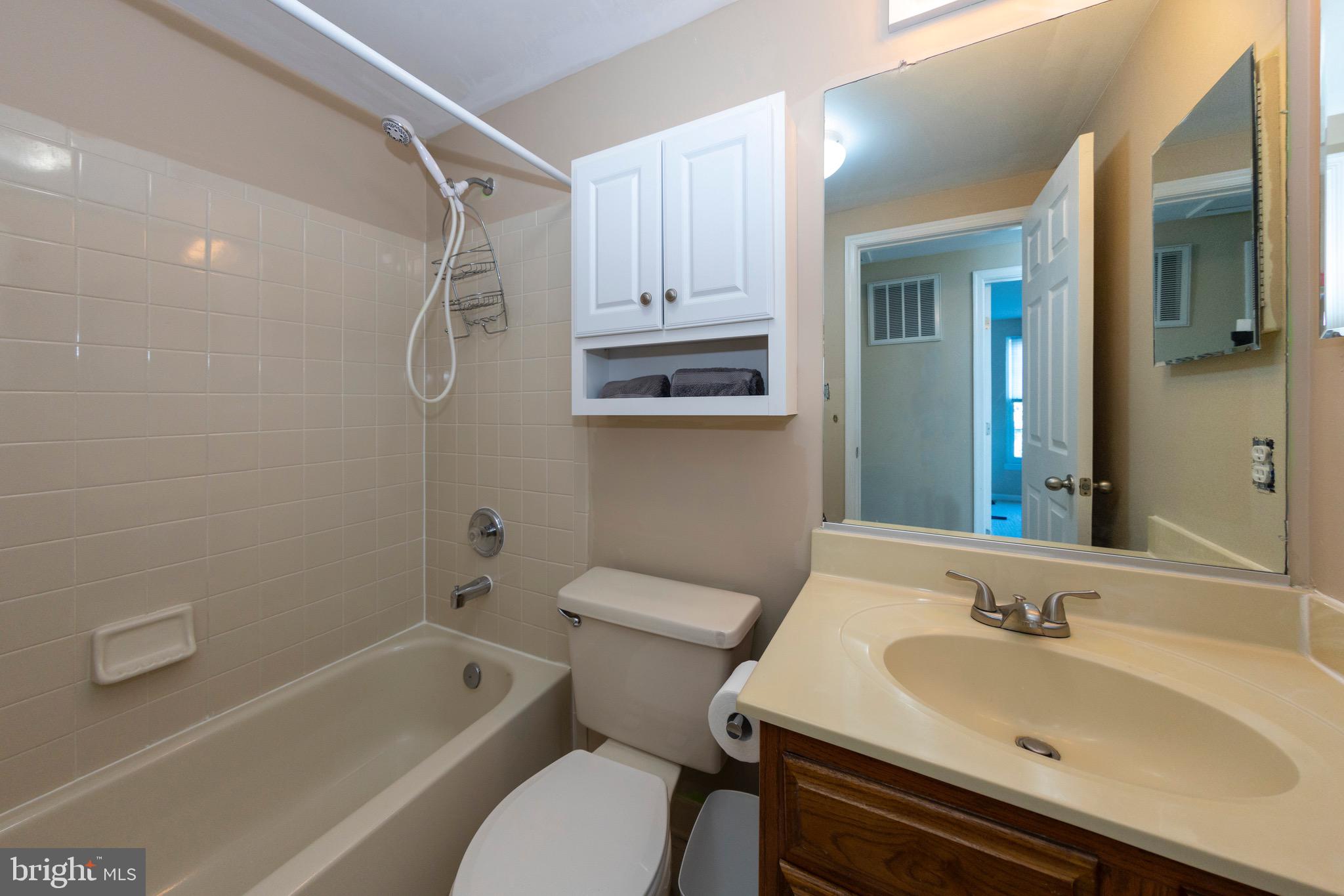13974 Winding Ridge Lane Centreville, VA 20121 - Photo 14 of 18 Gallery Image 14