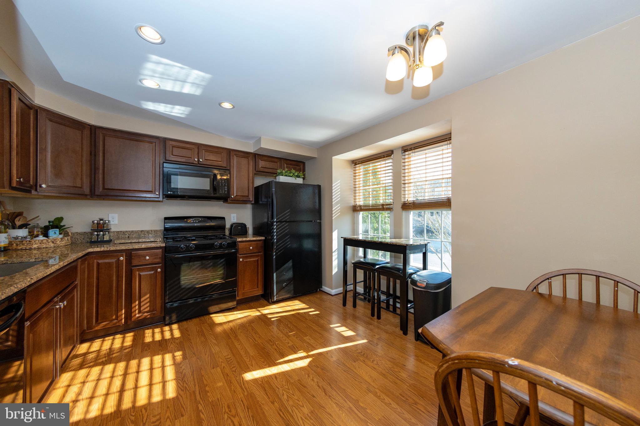 13974 Winding Ridge Lane Centreville, VA 20121 - Photo 3 of 18 Gallery Image 3