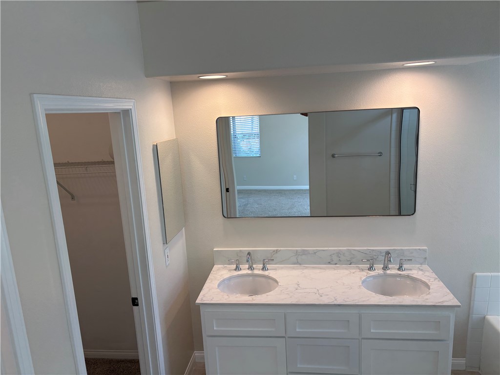 28999 Clear Spring Lane Highland, CA 92346 - Photo 24 of 32 Primary Sink Area