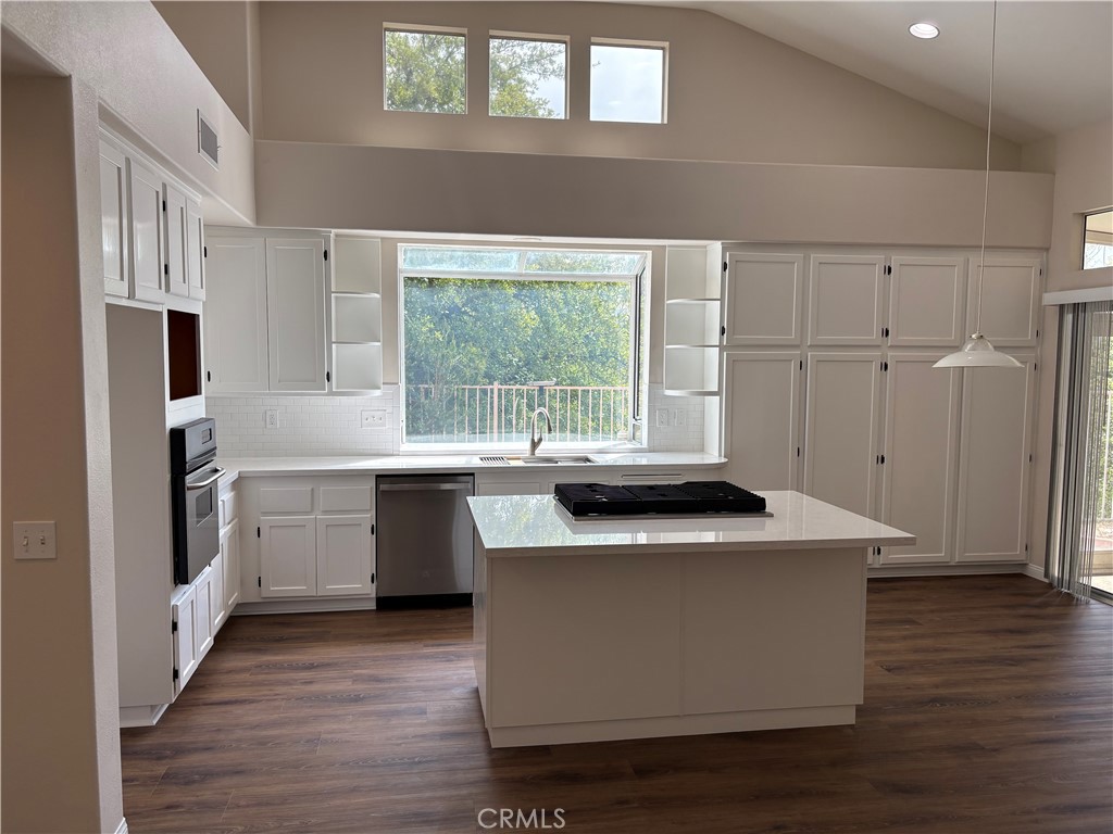 28999 Clear Spring Lane Highland, CA 92346 - Photo 10 of 32 All new appliances in Kitchen