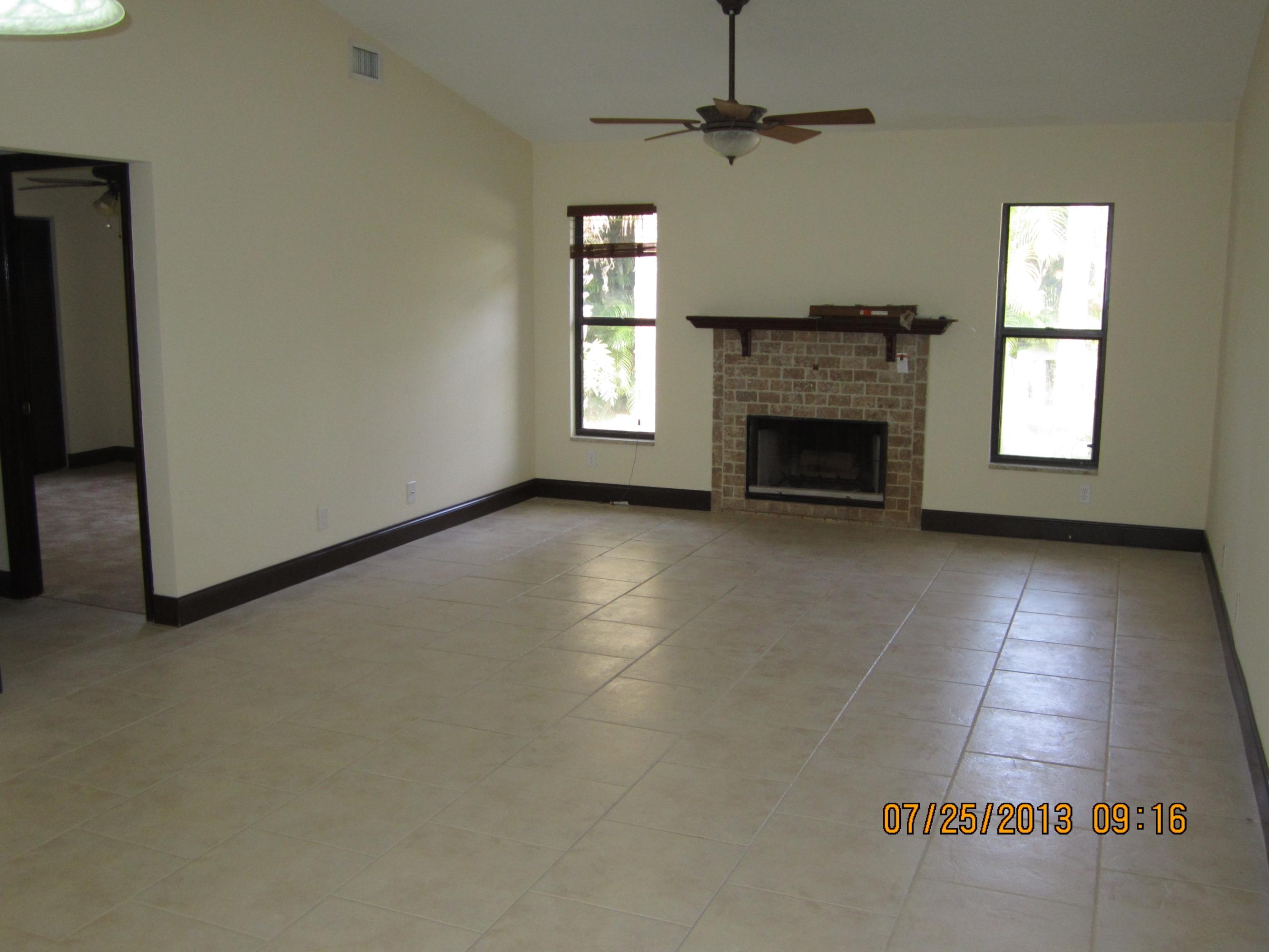 10976 Sandy Run Road Jupiter, FL 33478 - Photo 3 of 11 Family Room