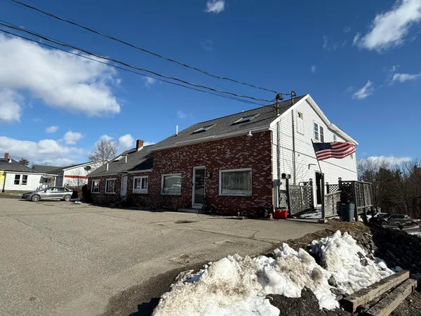 $400,000 | 585 Maine Avenue, Farmingdale, ME 04344