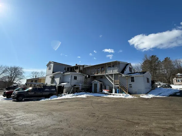 $400,000 | 585 Maine Avenue, Farmingdale, ME 04344